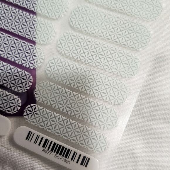 Jamberry New So Fresh clear & white full sheet nail wraps - Picture 1 of 3
